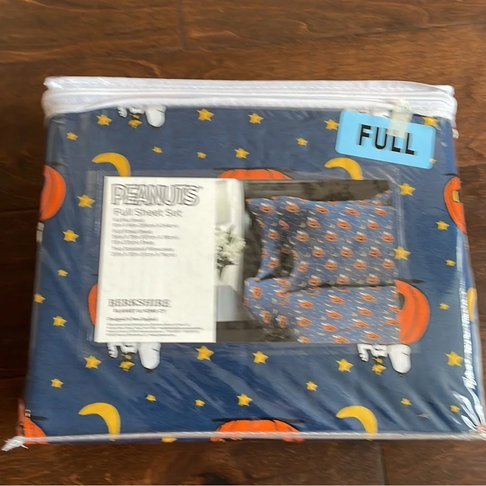 New Peanuts Snoopy Spooky Halloween Full Size Sheet Set Pumpkin Moon stars